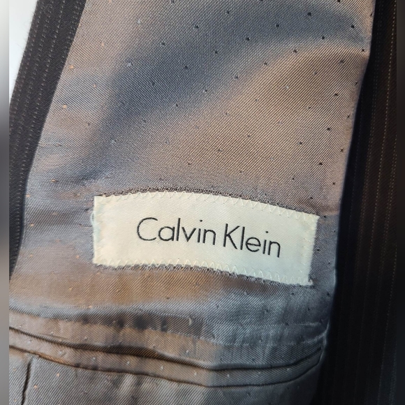 Calvin Klein Men's Two Piece Black Pinstripe Suit - Picture 3 of 7